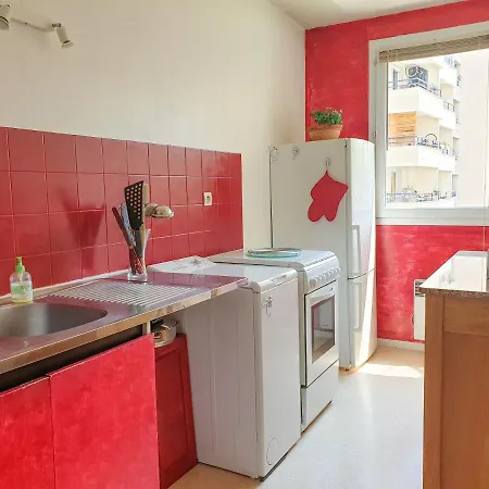Paisible Et Spacieux Au Calme Proche Metro Limitrophe De Lyon Apartment