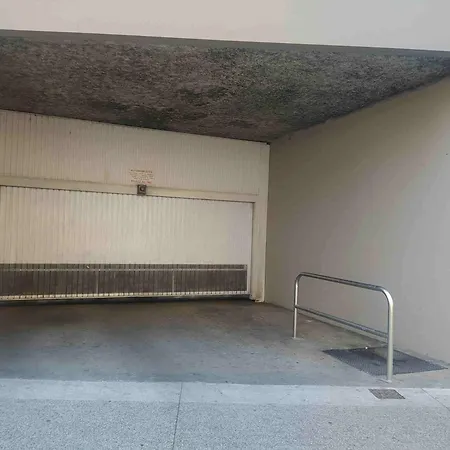 Paisible Et Spacieux Au Calme Proche Metro Limitrophe De Lyon Apartment *